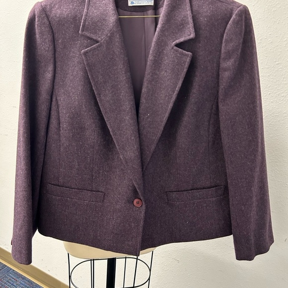 Pendleton Purple Blazer with Notched Lapels and Wool-Blend Fabric - Picture 6 of 6